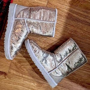 LIKE NEW Ugg Sequin Glitter Boots Size 7